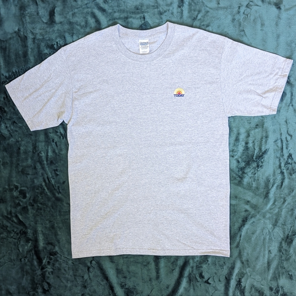 The Today Show NBC Experience Men's Large T-Shirt Embroidered Sun Logo Gray